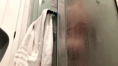 stlhotwifeguy online show from February 17, 2025, 6:37 pm