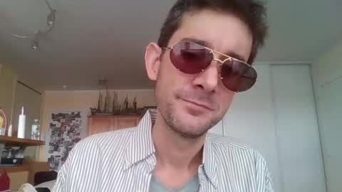 Julien9477 online show from October 22, 2025, 12:27 pm