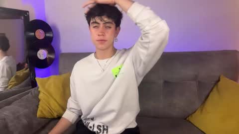 Snapshot of stolas_ying chatting on March 2, 2026, 11:22 pm Stolas online show from March 2, 2026, 11:22 pm