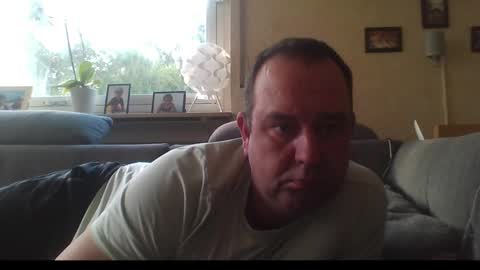 stoned1983 online show from November 17, 2025, 11:05 am