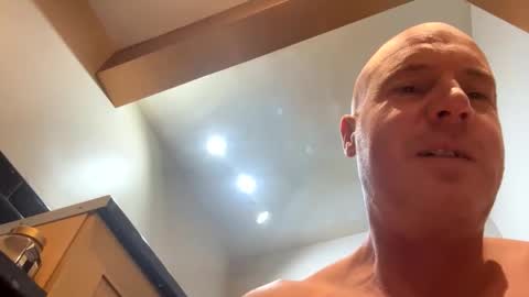 Stoodley22 online show from December 17, 2025, 5:46 am