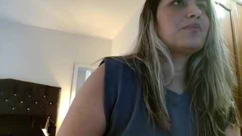 storm_hanks online show from December 3, 2025, 2:52 am