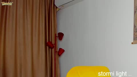 Snapshot of stormi_light chatting on October 15, 2025, 7:25 pm Stormi online show from October 15, 2025, 7:25 pm