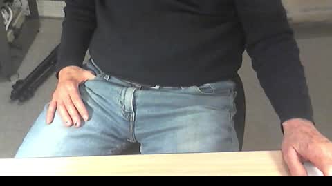 Dave online show from November 23, 2025, 11:15 pm