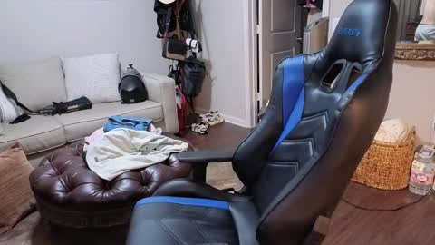 str8whiteboy21 online show from September 23, 2025, 4:04 am