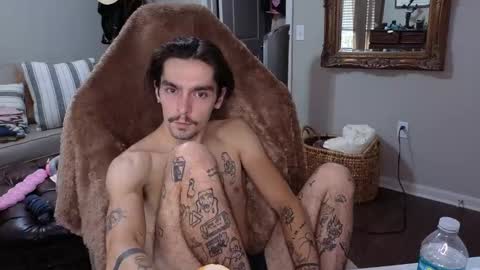 str8whiteboy21 online show from September 28, 2025, 7:41 pm