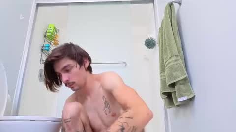 str8whiteboy21 online show from October 29, 2025, 5:47 pm