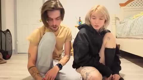 str8whiteboy21 online show from November 11, 2025, 8:09 pm