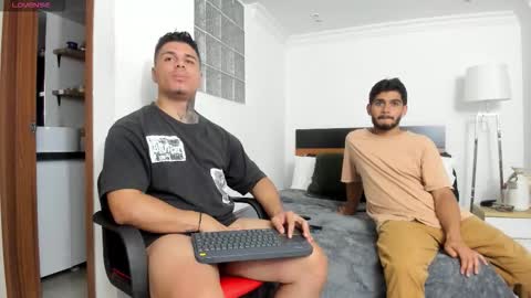 Snapshot of straight__friends chatting on February 15, 2026, 2:47 pm straight__friends online show from February 15, 2026, 2:47 pm