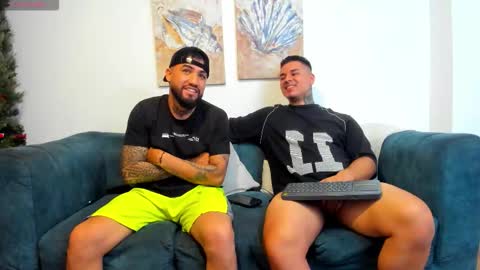 Snapshot of straight__friends chatting on February 27, 2026, 2:28 pm straight__friends online show from February 27, 2026, 2:28 pm