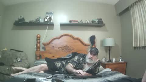 Straightbear4you online show from February 17, 2025, 11:42 pm