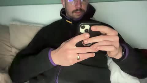 straightfirelotus69420_ online show from April 22, 2026, 9:11 am