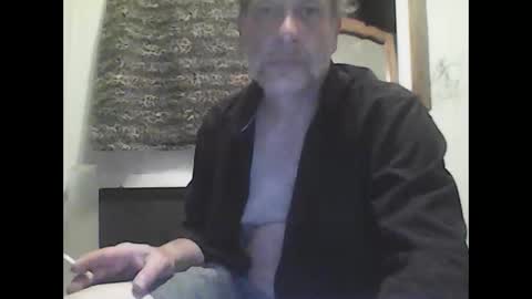 straightmaletouse online show from May 26, 2026, 9:38 am