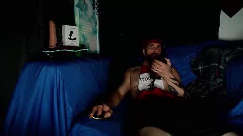 straitpipermann22 online show from November 14, 2025, 12:42 am