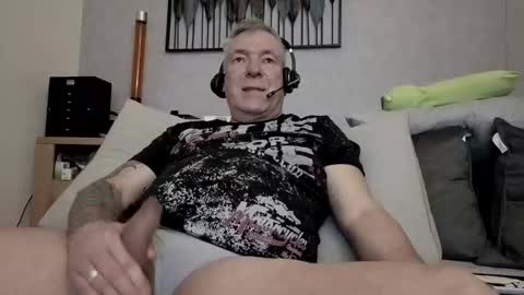Snapshot of stranger1966 chatting on April 27, 2026, 9:02 pm Stranger online show from April 27, 2026, 9:02 pm
