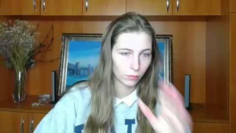 Amalia online show from December 14, 2025, 7:03 am