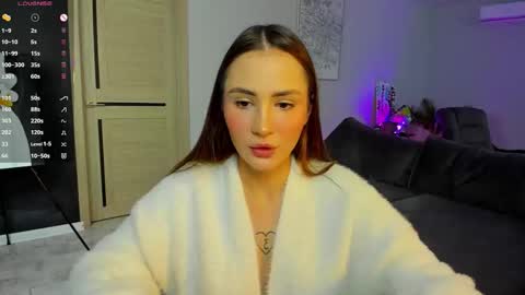 Snapshot of straw_juice chatting on October 24, 2025, 4:53 am Laura online show from October 24, 2025, 4:53 am