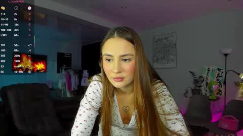 Snapshot of straw_juice chatting on October 25, 2025, 4:35 pm Laura online show from October 25, 2025, 4:35 pm