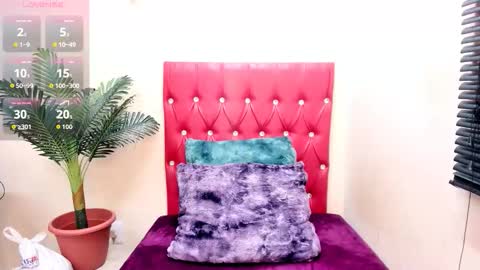 strawberry_lipz online show from September 15, 2025, 6:02 am