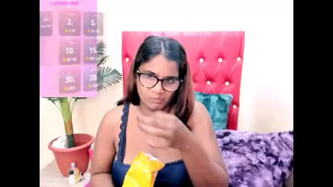 strawberry_lipz online show from September 18, 2025, 6:37 am