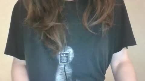 Snapshot of strawberry_soul chatting on October 24, 2025, 3:30 pm Harriet online show from October 24, 2025, 3:30 pm