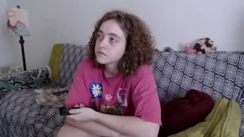 Strawberrylotsacake online show from April 1, 2026, 1:23 pm