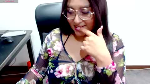 Snapshot of strawlux chatting on July 16, 2026, 4:46 pm strawlux online show from July 16, 2026, 4:46 pm
