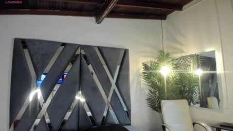 Snapshot of strong_girl_ chatting on February 26, 2026, 10:58 am Alexa online show from February 26, 2026, 10:58 am