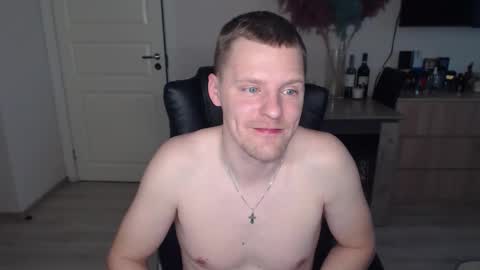 strong_guy_xxx online show from November 1, 2025, 7:43 am