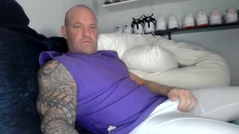 Snapshot of strongandhard073 chatting on January 25, 2025, 6:35 pm StrongAndHard online show from January 25, 2025, 6:35 pm