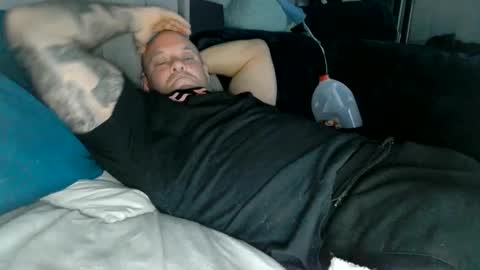 Snapshot of strongandhard073 chatting on February 10, 2025, 11:25 am StrongAndHard online show from February 10, 2025, 11:25 am