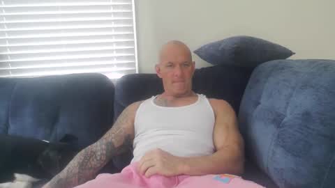 StrongAndHard online show from November 9, 2025, 3:43 pm