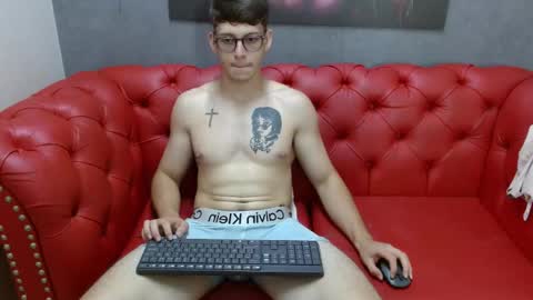 stuart_white online show from September 27, 2025, 8:14 pm