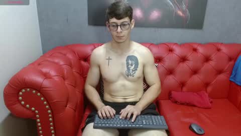 stuart_white online show from October 9, 2025, 1:42 pm