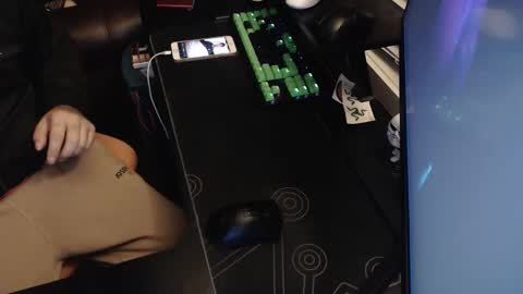 stud69861714 online show from October 28, 2025, 6:50 am