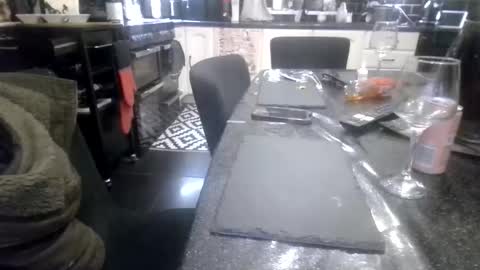 stud_1975 online show from January 19, 2026, 12:03 am