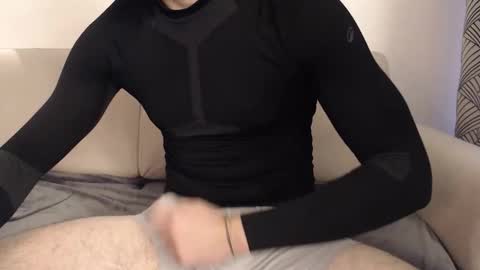 Stud From Paris online show from February 12, 2026, 3:29 pm