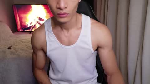 stylish man online show from April 9, 2026, 10:42 am