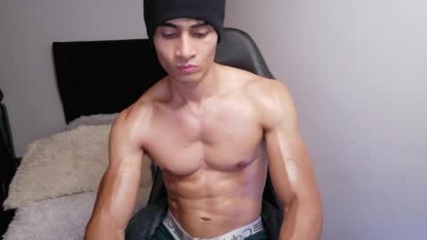 Snapshot of stylishman01 chatting on May 29, 2026, 12:19 am stylish man online show from May 29, 2026, 12:19 am