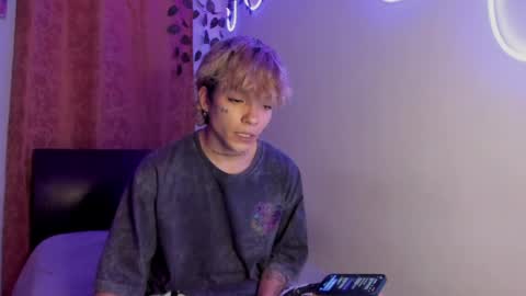 Snapshot of submissive_boyy_ chatting on April 25, 2026, 7:11 pm nico online show from April 25, 2026, 7:11 pm
