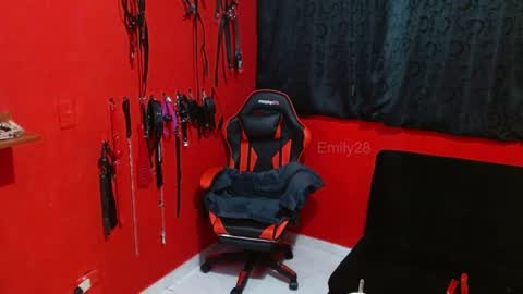 Snapshot of submissiveemily chatting on June 4, 2026, 6:36 pm submissiveemily online show from June 4, 2026, 6:36 pm