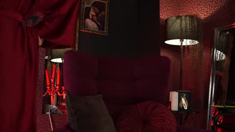 Snapshot of subtleart_ chatting on April 7, 2026, 1:33 pm subtleart_ online show from April 7, 2026, 1:33 pm