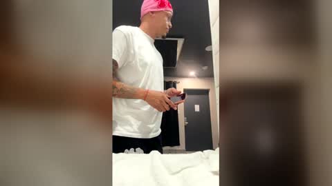 Snapshot of succafreeswag chatting on March 30, 2026, 5:19 am succafreeswag online show from March 30, 2026, 5:19 am