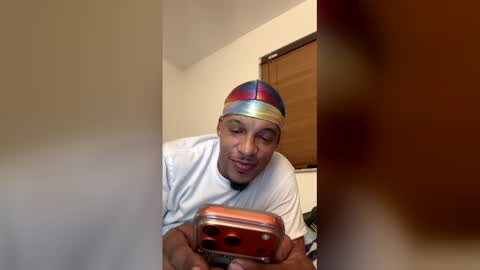 Snapshot of succafreeswag chatting on April 9, 2026, 4:12 am succafreeswag online show from April 9, 2026, 4:12 am