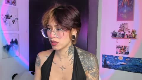 Snapshot of succubus_girl_ chatting on May 19, 2026, 2:51 am Alexy online show from May 19, 2026, 2:51 am