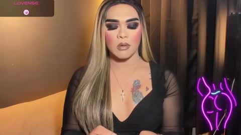 Snapshot of suckablecockoffreya chatting on November 1, 2025, 1:35 pm JADE ELYSE online show from November 1, 2025, 1:35 pm