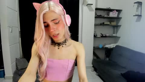 Snapshot of sue_krous chatting on April 1, 2026, 2:56 am sue online show from April 1, 2026, 2:56 am