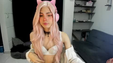 Snapshot of sue_krous chatting on April 2, 2026, 7:39 am sue online show from April 2, 2026, 7:39 am