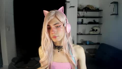 Snapshot of sue_krous chatting on April 11, 2026, 9:57 am sue online show from April 11, 2026, 9:57 am