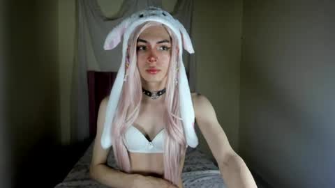 Snapshot of sue_krous chatting on May 6, 2026, 9:25 am sue online show from May 6, 2026, 9:25 am